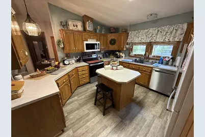 N115W20978 Brookside Drive, Germantown, WI 53022 - Photo 4