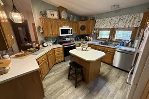 N115W20978 Brookside Dr, Germantown, WI 53022 - Photo 4