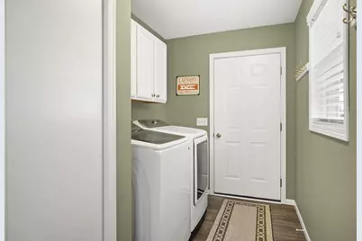 605 Prairie Hills Drive, Ridgeville, WI 53533 - Photo 20