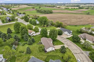 605 Prairie Hills Dr, Ridgeville, WI 53533 - Photo 60