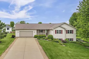 605 Prairie Hills Dr, Ridgeville, WI 53533 - Photo 46