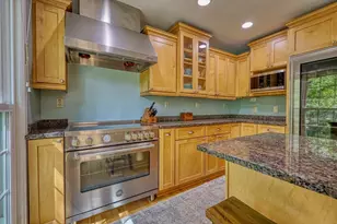100 Melody Cir, Verona, WI 53593 - Photo 8