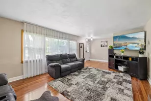 105 W Slifer St, Portage, WI 53901 - Photo 8