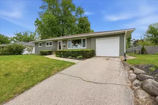 2009 Portage Rd, Madison, WI 53704 - Photo 36