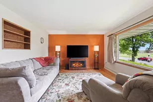 2009 Portage Rd, Madison, WI 53704 - Photo 4