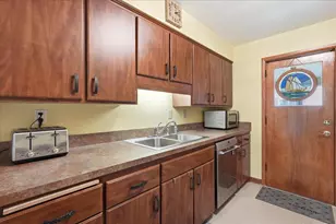 2009 Portage Rd, Madison, WI 53704 - Photo 10