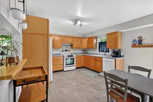 1733 Porter Ave, Madison, WI 53704 - Photo 8