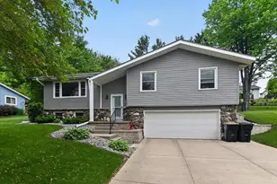 520 Acker Pkwy, DeForest, WI 53532 - Photo 1