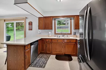 520 Acker Parkway, DeForest, WI 53532 - Photo 16