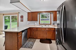 520 Acker Pkwy, DeForest, WI 53532 - Photo 16