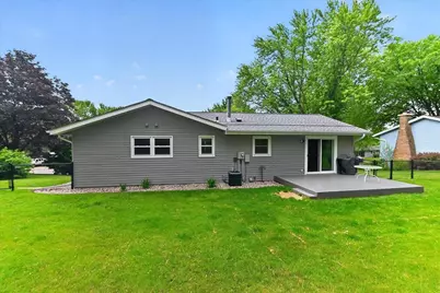 520 Acker Parkway, DeForest, WI 53532 - Photo 2