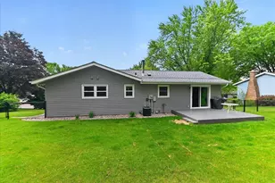 520 Acker Pkwy, DeForest, WI 53532 - Photo 2