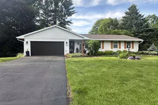 5594 Lavin Way, Waunakee, WI 53597 - Photo 2