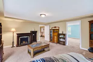 170 Saratoga Cir, Oregon, WI 53575 - Photo 2