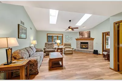 170 Saratoga Circle, Oregon, WI 53575 - Photo 6