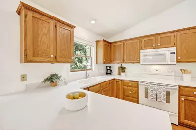 3033 Artesian Lane, Madison, WI 53713 - Photo 14