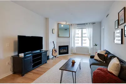 360 W Washington Avenue #712, Madison, WI 53703 - Photo 2