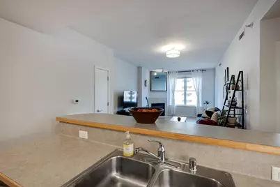 360 W Washington Avenue #712, Madison, WI 53703 - Photo 10