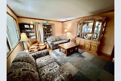 265 E Memorial Drive, Janesville, WI 53545 - Photo 4