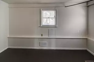 927 Drake St, Madison, WI 53715 - Photo 10