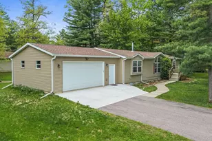 148 Cliffside Dr, Wisconsin Dells, WI 53965 - Photo 2