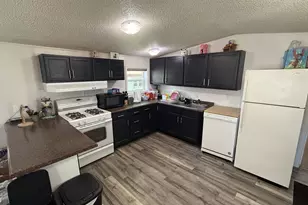 798 Bass Cir, Stoughton, WI 53589 - Photo 4