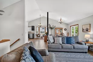 916 Katherine Dr, Sun Prairie, WI 53590 - Photo 10