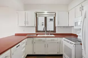 2029 Skyline Dr, Stoughton, WI 53589 - Photo 64
