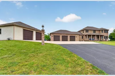 W6383 Hackbarth Road, Fort Atkinson, WI 53538 - Photo 2
