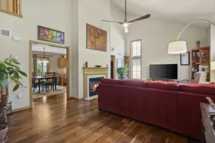 422 Bailey Dr, Madison, WI 53718 - Photo 4