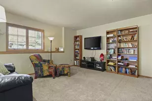 422 Bailey Dr, Madison, WI 53718 - Photo 32