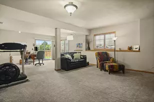 422 Bailey Dr, Madison, WI 53718 - Photo 30