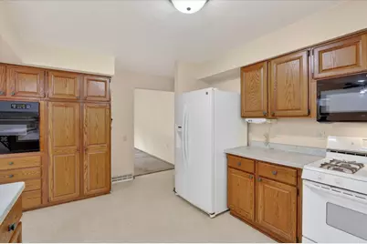2113 Yorkshire Drive, Beloit, WI 53511 - Photo 12