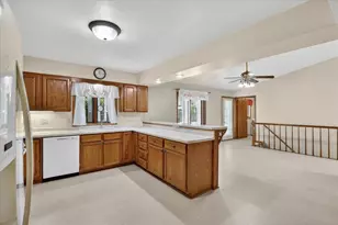 2113 Yorkshire Dr, Beloit, WI 53511 - Photo 8