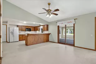 2113 Yorkshire Dr, Beloit, WI 53511 - Photo 14