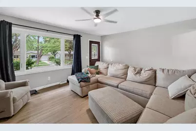 1121 Debra Lane, Madison, WI 53704 - Photo 4