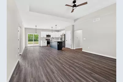 2004 W 4th Avenue, Brodhead, WI 53520 - Photo 6