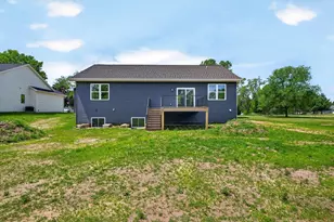 2004 W 4th Ave, Brodhead, WI 53520 - Photo 44