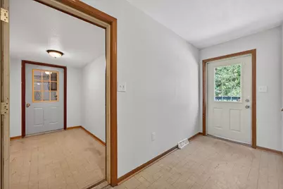 972 Philhower Road, Beloit, WI 53511 - Photo 4
