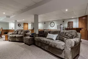 807 E Holiday Dr, Beloit, WI 53511 - Photo 38
