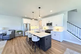 Unit 5 1 Bellflower Dr, DeForest, WI 53532 - Photo 6