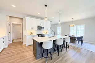 Unit 5 1 Bellflower Dr, DeForest, WI 53532 - Photo 4