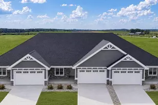 Unit 7 1 Bellflower Dr, DeForest, WI 53532 - Photo 2