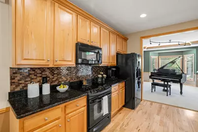 W305N2373 Maple Avenue, Pewaukee, WI 53072 - Photo 14