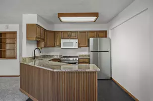 207 S Rutland Ave, Brooklyn, WI 53521 - Photo 2