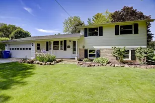 242 Sunset Rd, Columbus, WI 53925 - Photo 2
