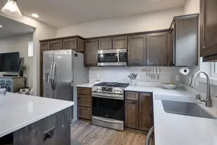 6111 Ragan St, Madison, WI 53718 - Photo 12