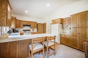 5602 Chestnut Ln, Mcfarland, WI 53558 - Photo 12