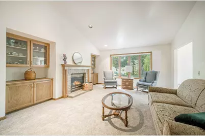 5602 Chestnut Lane, Mcfarland, WI 53558 - Photo 4