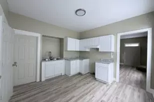 2611 N 33rd St, Milwaukee, WI 53210 - Photo 8